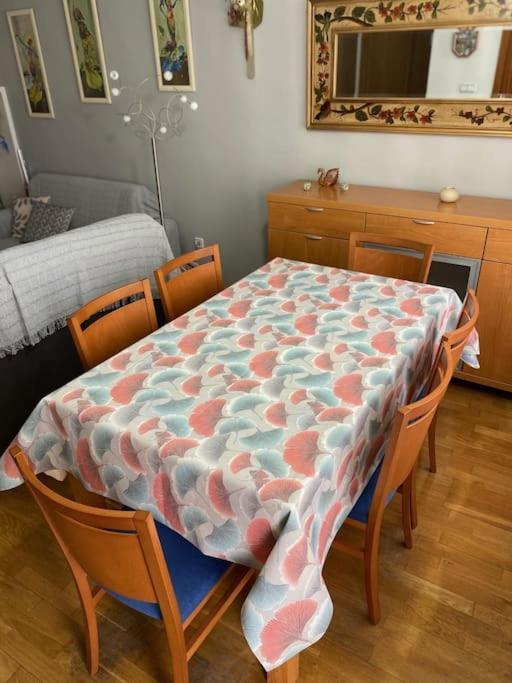 Acogedor Y Centrico Apartamento En Jaca - Wifi Eksteriør bilde